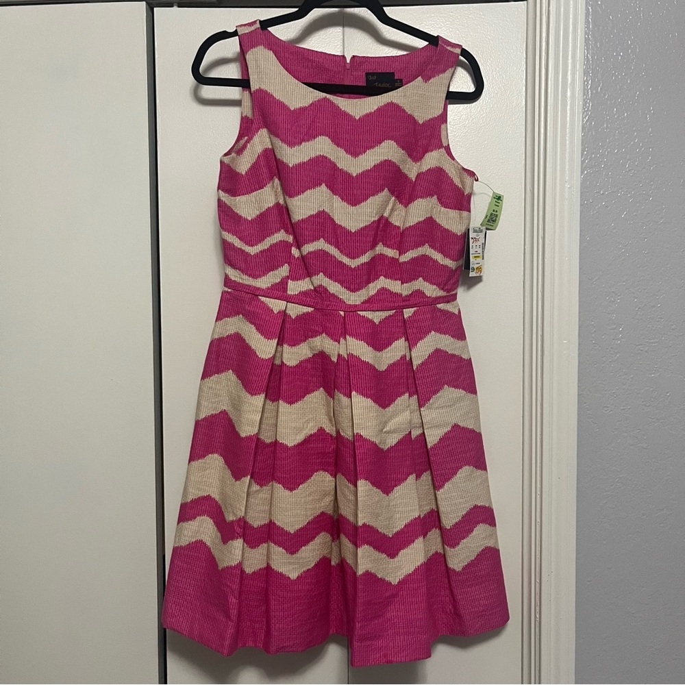 Just...Taylor Pink and Cream Chevron Midi‎ Dress